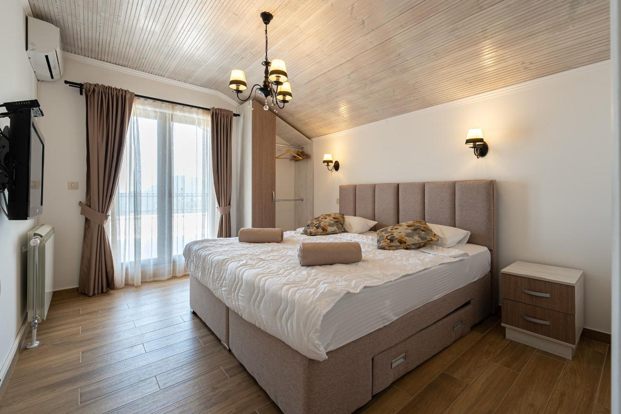 Sunset & Sunrise Villas In Stanisici-Two Villas With Common Pool Budva Exterior foto