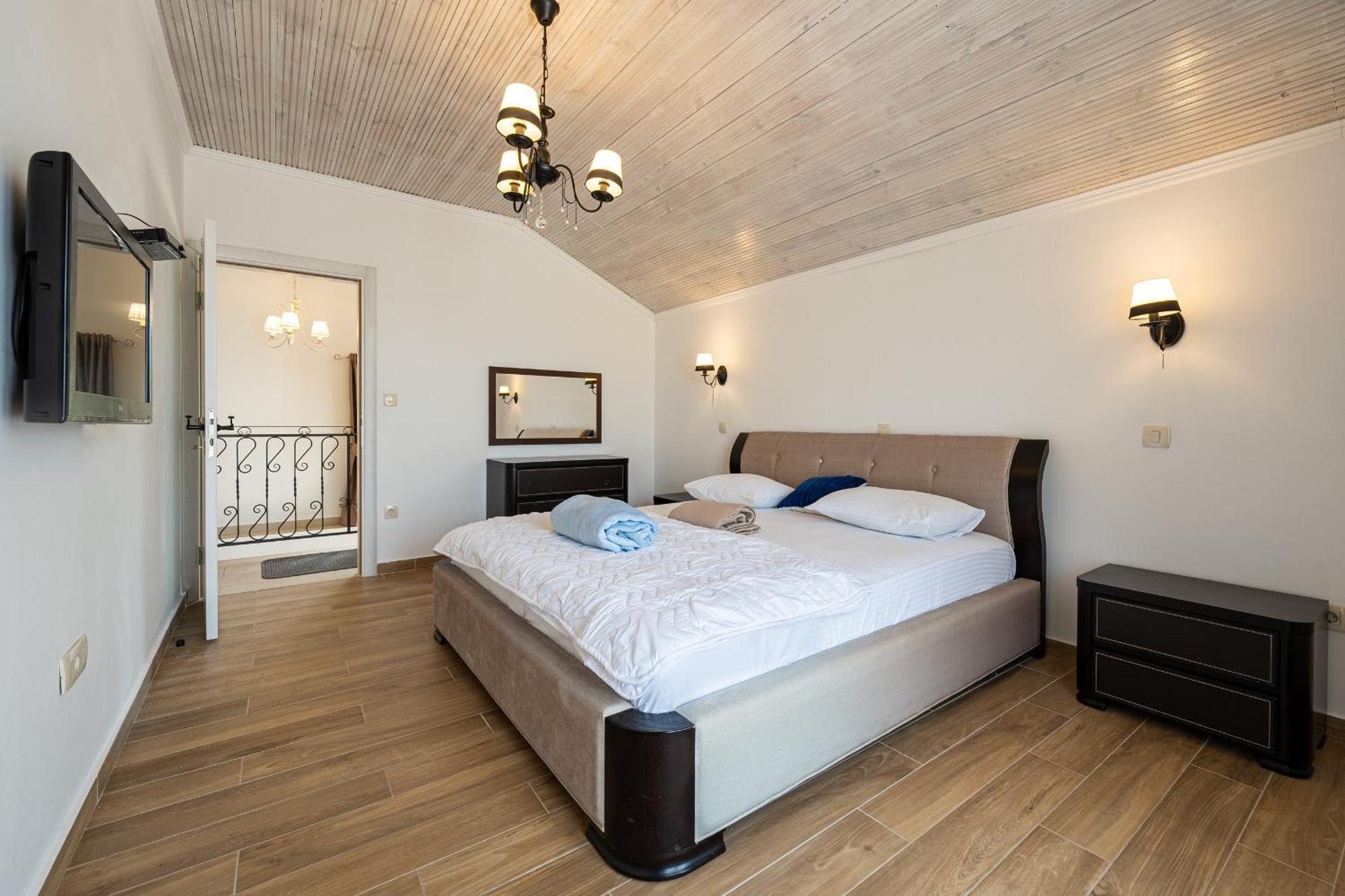 Sunset & Sunrise Villas In Stanisici-Two Villas With Common Pool Budva Exterior foto